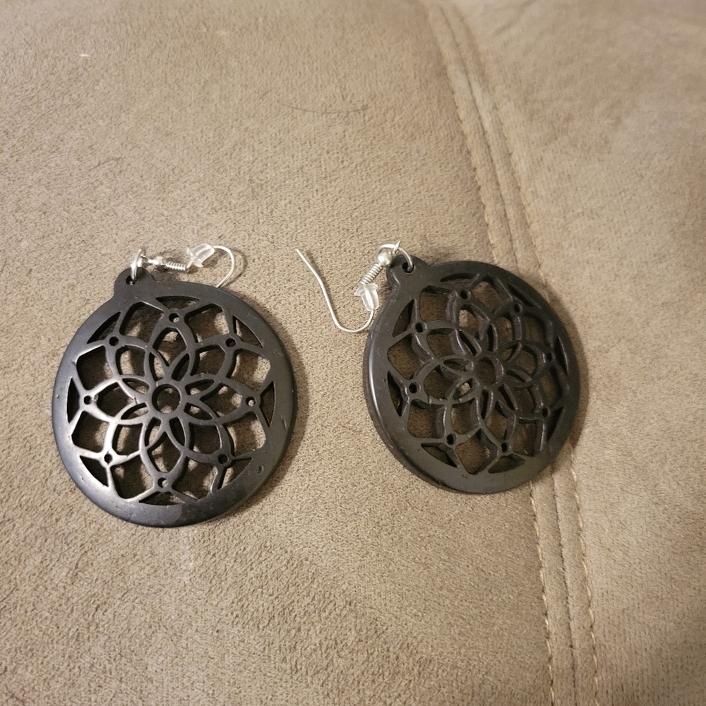 Paparazzi Mandala Meadow black earrings